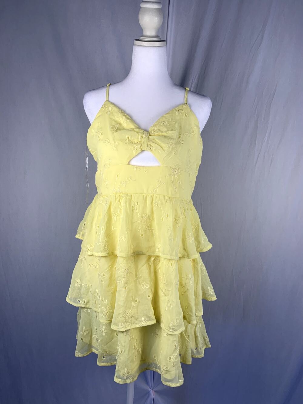 Trixxi Juniors Size XL Pastel Yellow Keyhole Front Tiered Mini Dress NWT